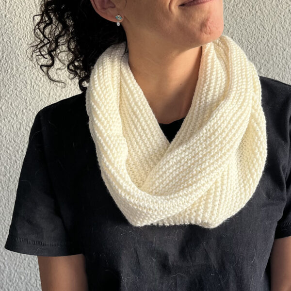 Cuello Giro por @knitandpepper